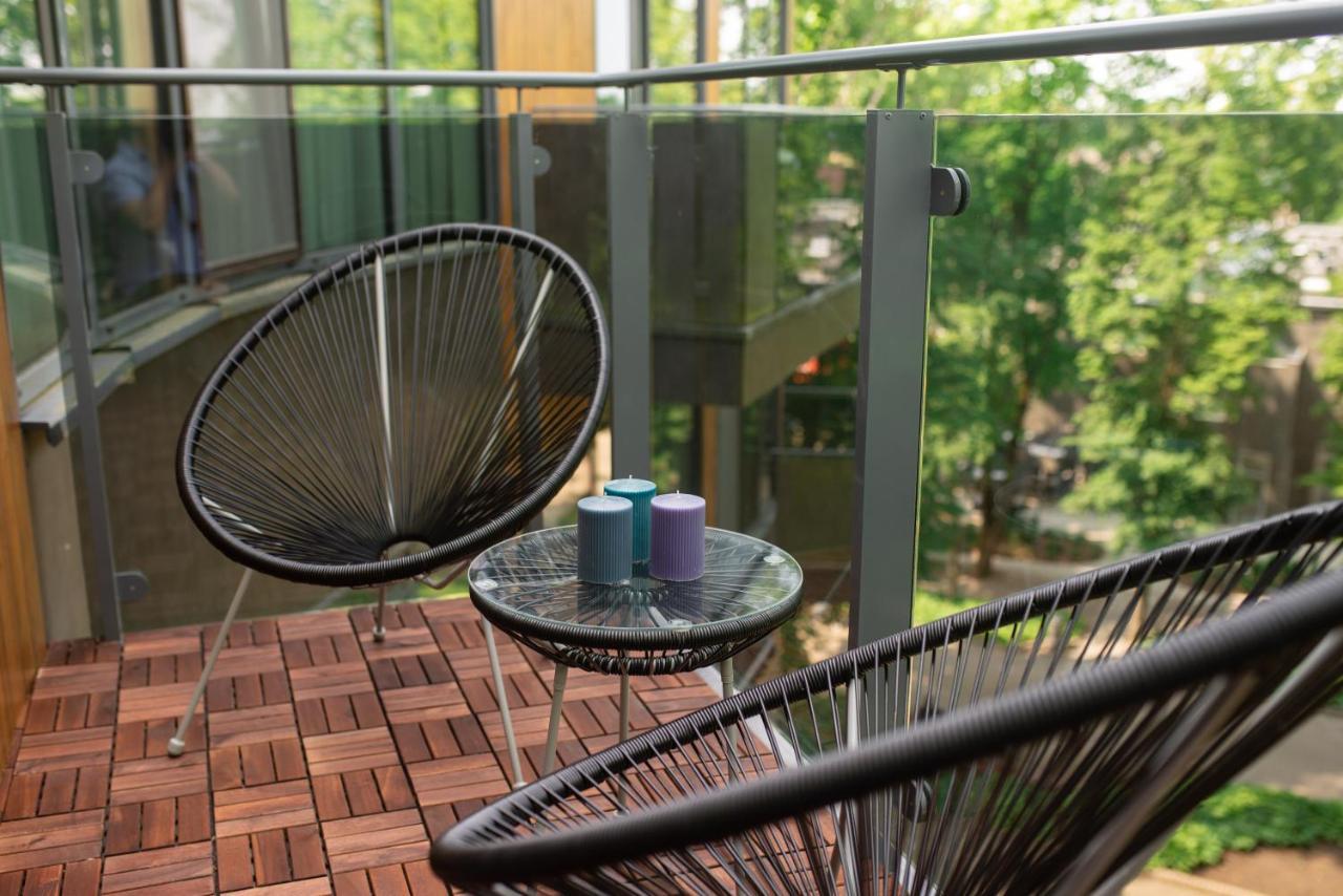 2 Bedroom Apt, 2 Garage Spots & Balconies, Self Check-In, By Cohost ドルスキニンカイ エクステリア 写真