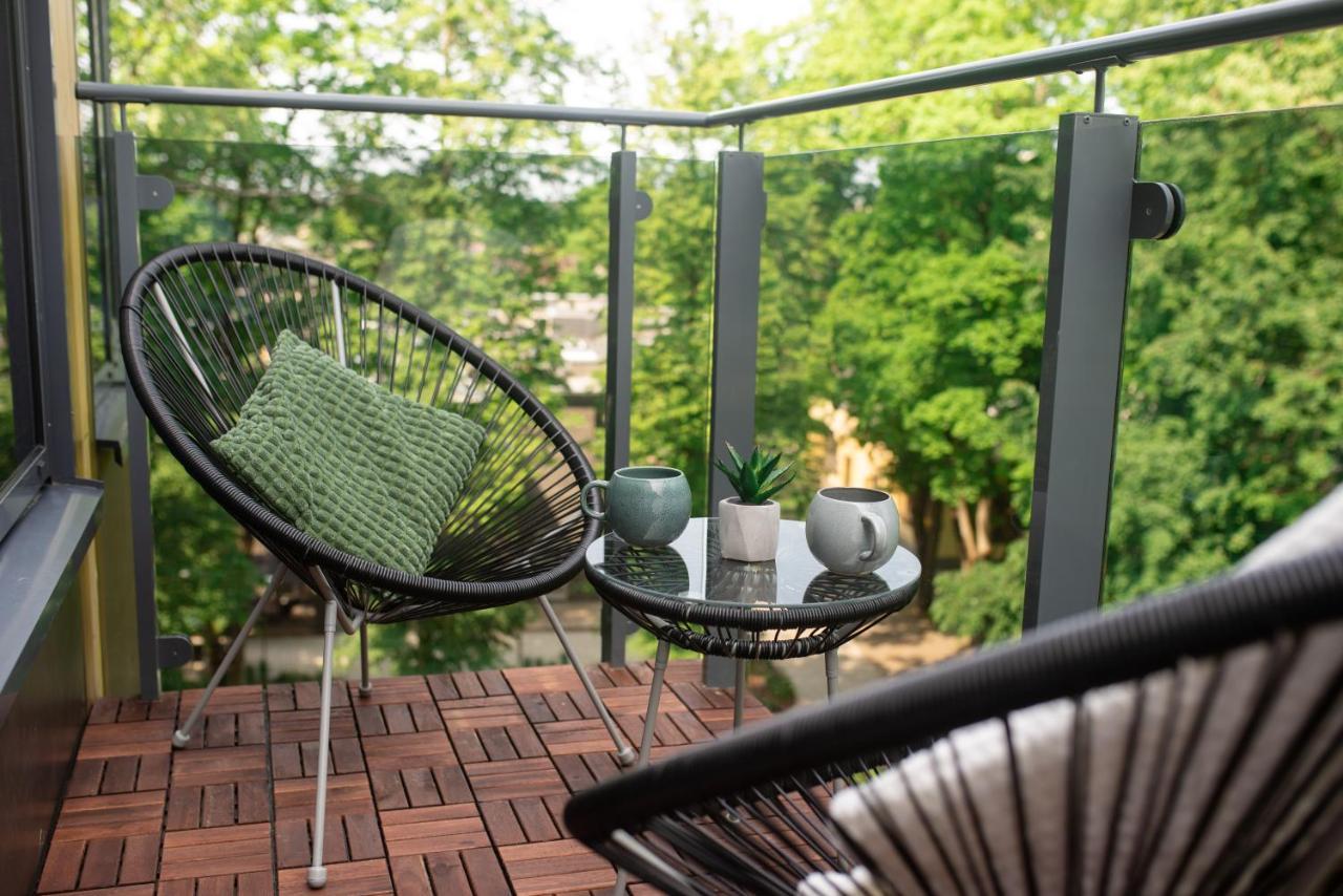 2 Bedroom Apt, 2 Garage Spots & Balconies, Self Check-In, By Cohost ドルスキニンカイ エクステリア 写真