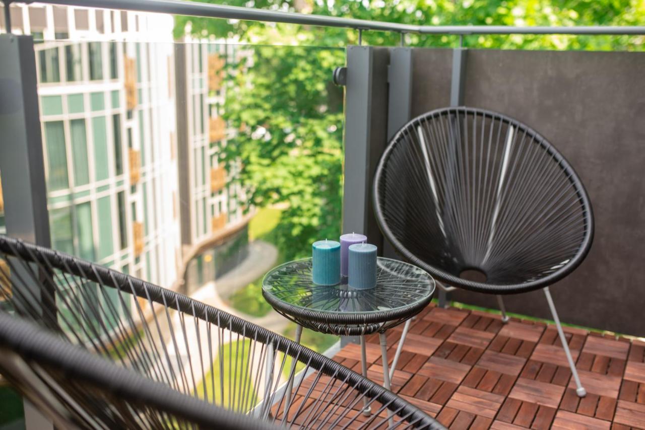 2 Bedroom Apt, 2 Garage Spots & Balconies, Self Check-In, By Cohost ドルスキニンカイ エクステリア 写真