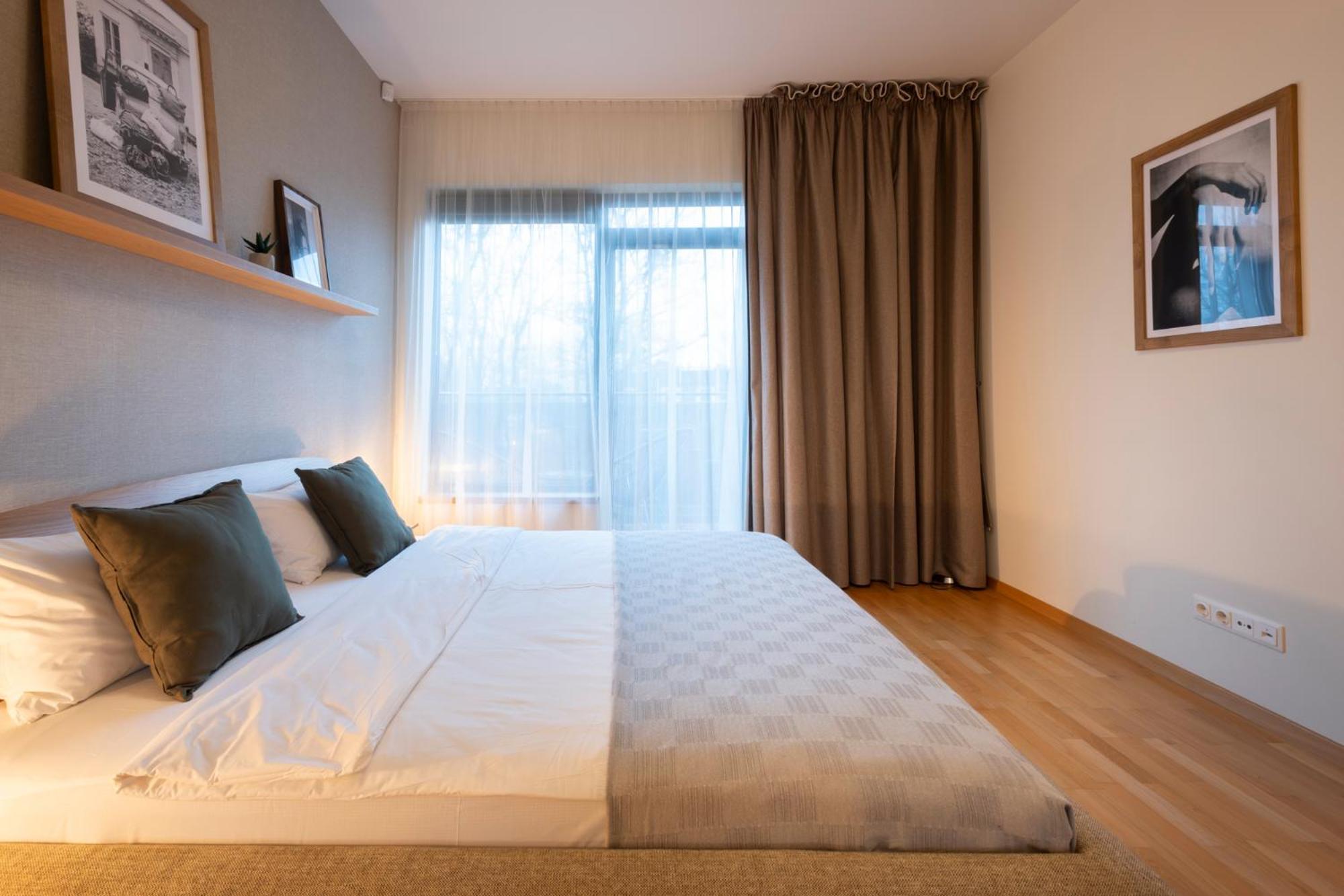 2 Bedroom Apt, 2 Garage Spots & Balconies, Self Check-In, By Cohost ドルスキニンカイ エクステリア 写真