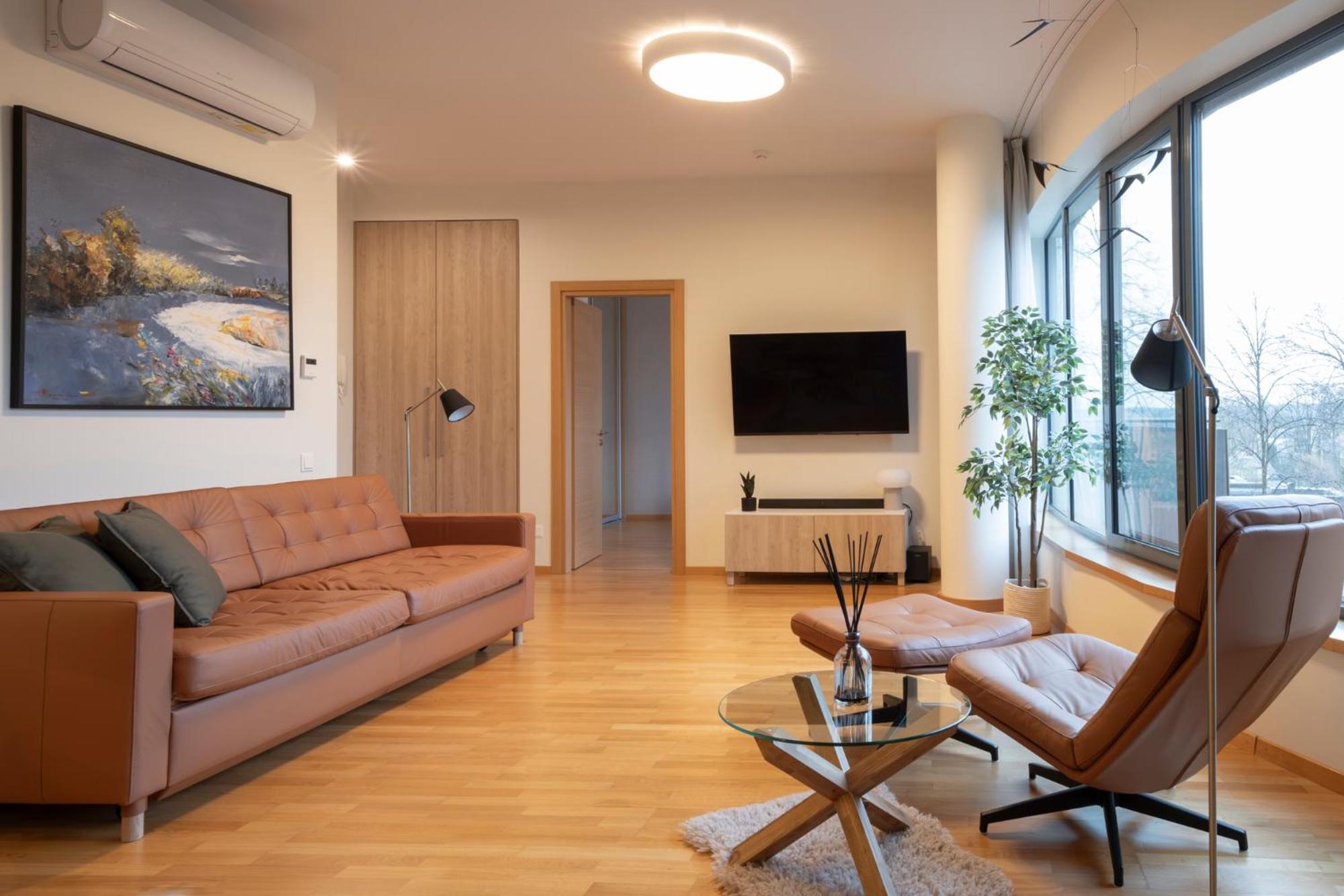 2 Bedroom Apt, 2 Garage Spots & Balconies, Self Check-In, By Cohost ドルスキニンカイ エクステリア 写真