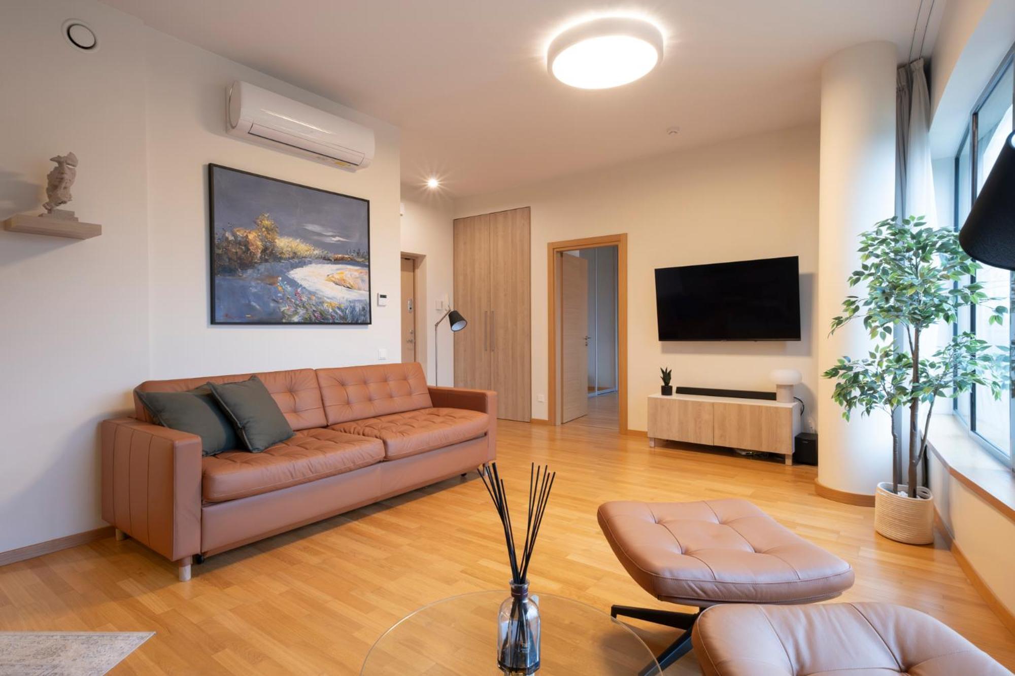 2 Bedroom Apt, 2 Garage Spots & Balconies, Self Check-In, By Cohost ドルスキニンカイ エクステリア 写真
