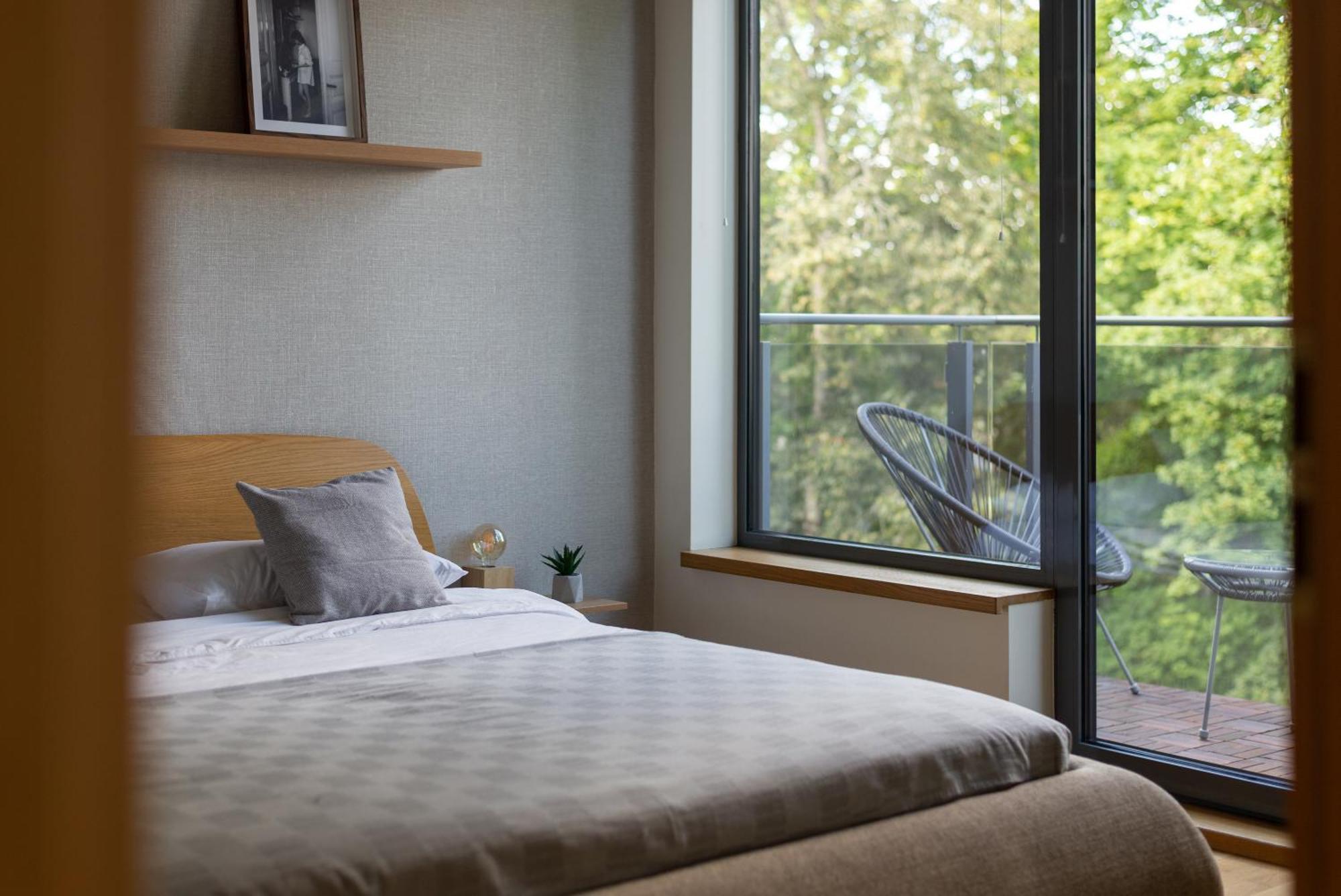 2 Bedroom Apt, 2 Garage Spots & Balconies, Self Check-In, By Cohost ドルスキニンカイ エクステリア 写真