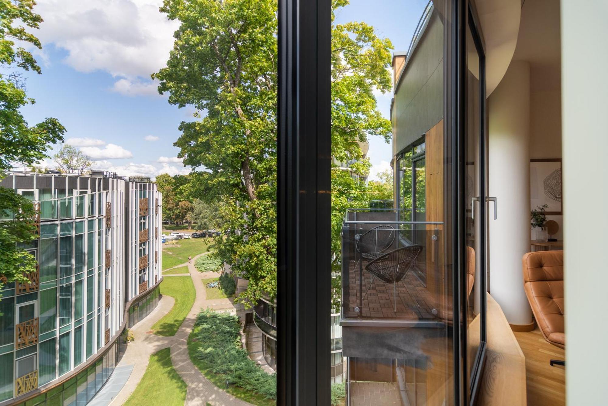 2 Bedroom Apt, 2 Garage Spots & Balconies, Self Check-In, By Cohost ドルスキニンカイ エクステリア 写真