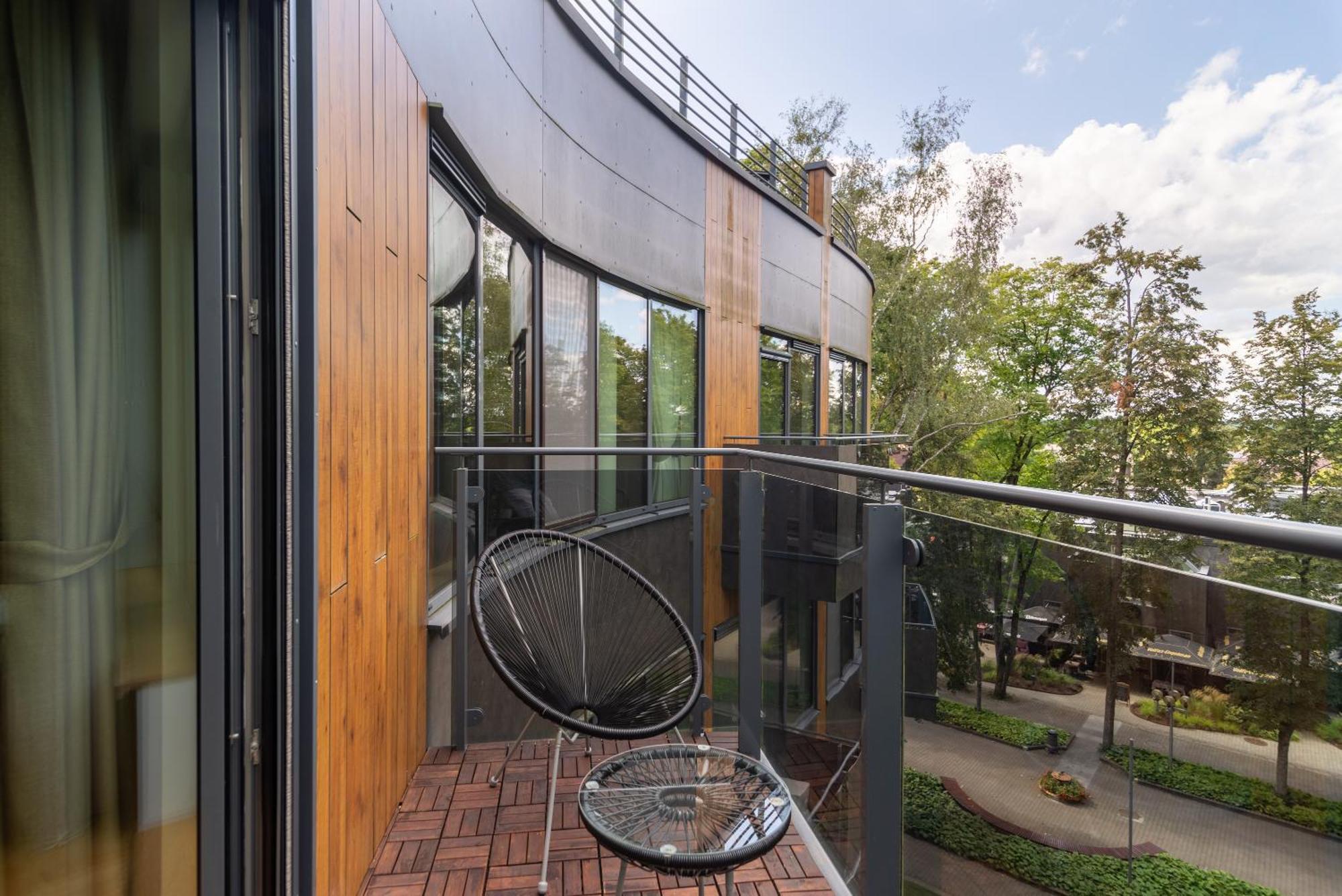 2 Bedroom Apt, 2 Garage Spots & Balconies, Self Check-In, By Cohost ドルスキニンカイ エクステリア 写真