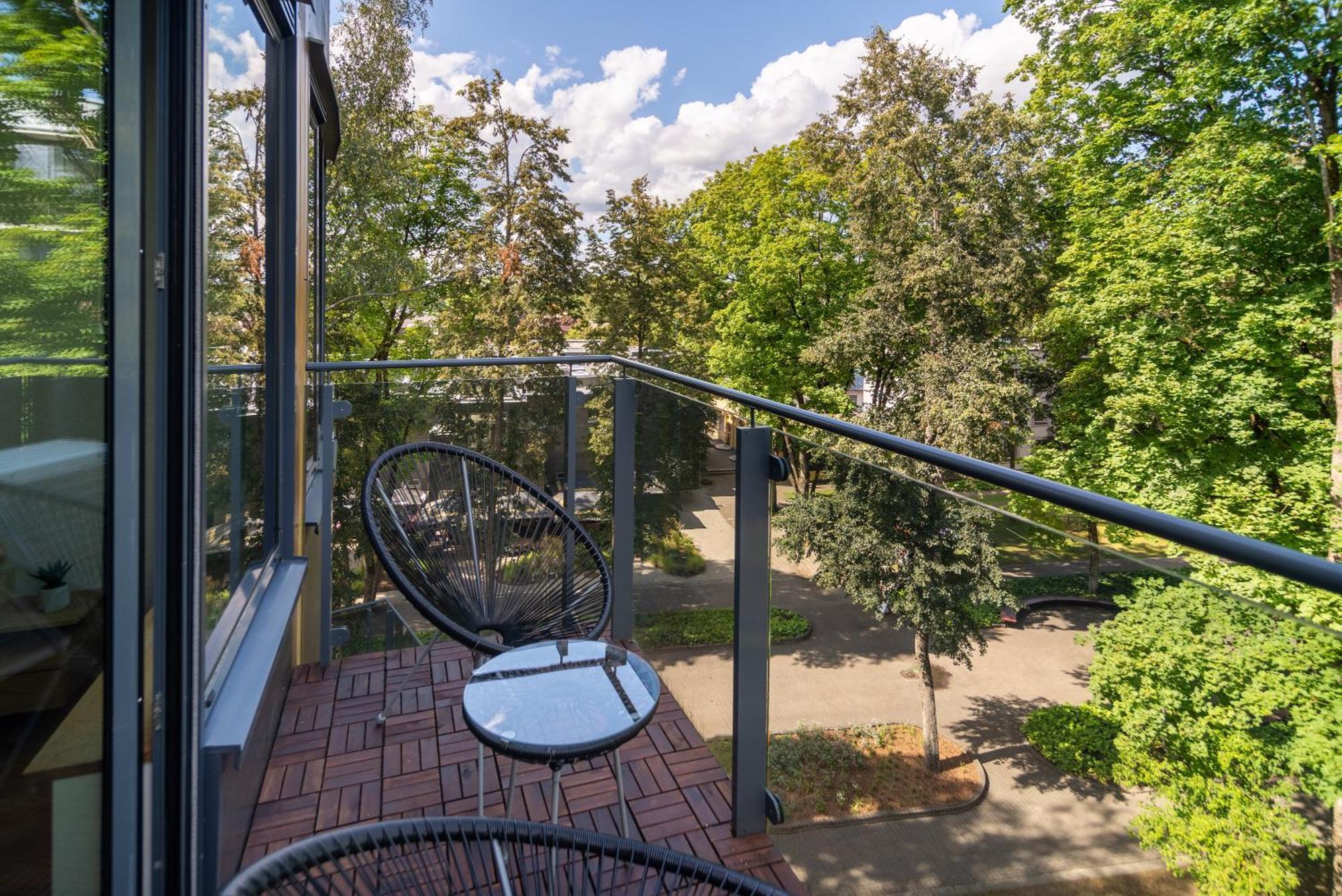 2 Bedroom Apt, 2 Garage Spots & Balconies, Self Check-In, By Cohost ドルスキニンカイ エクステリア 写真