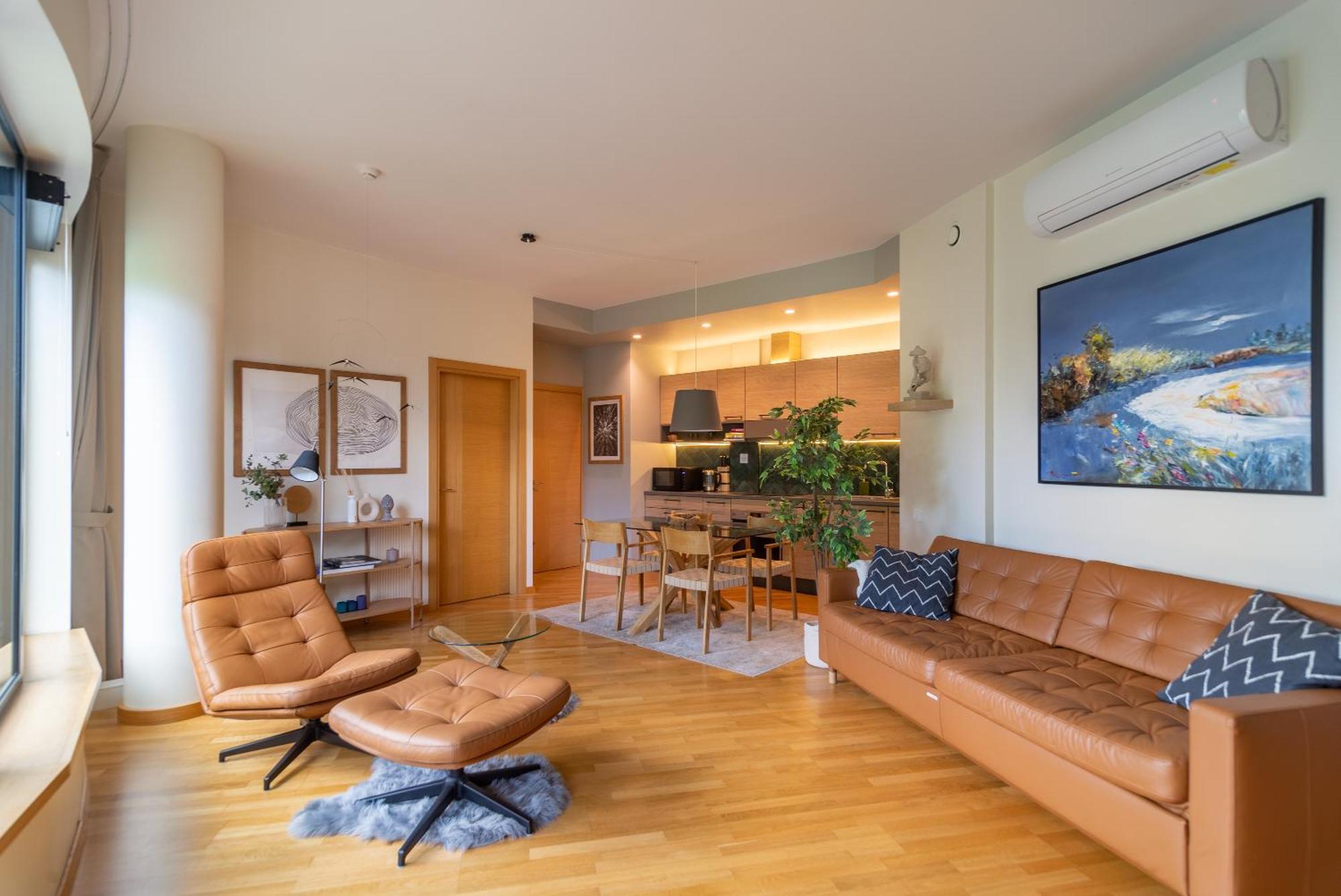 2 Bedroom Apt, 2 Garage Spots & Balconies, Self Check-In, By Cohost ドルスキニンカイ エクステリア 写真