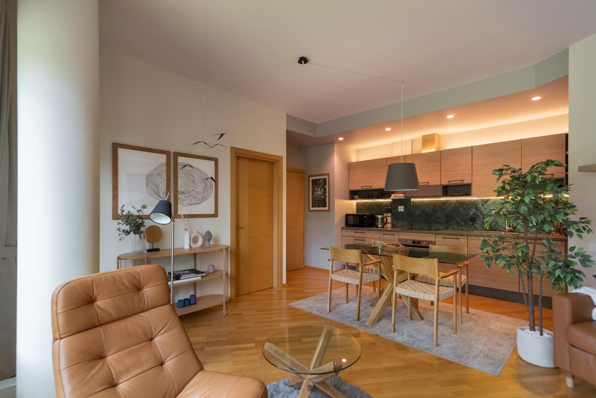 2 Bedroom Apt, 2 Garage Spots & Balconies, Self Check-In, By Cohost ドルスキニンカイ エクステリア 写真